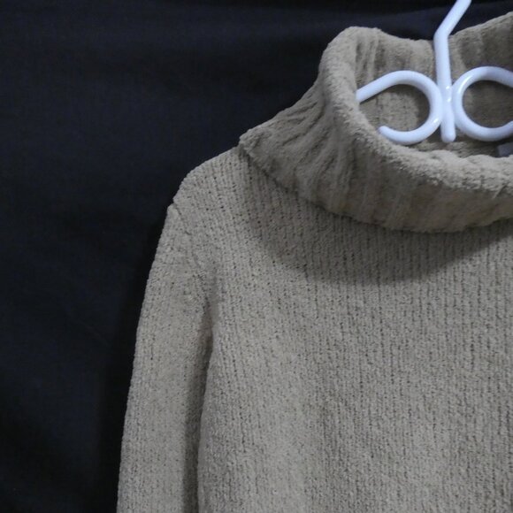 STUDIO LONDON - SL | large | Very Soft and Comfy Beige Turtleneck Sweater - Picture 3 of 15